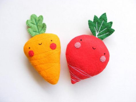 Carrot & radish earphones holders | Textillia Felt Vegetables, Felt Carrot, Cute Carrot, Earphones Holder, Digital Patterns, Needle Felting Projects, Felt Food, Kawaii Plush, Cute Pillows