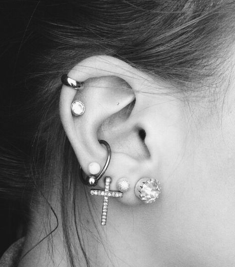 ♡ Double Helix Piercings, Earlobe Piercings, Double Helix Piercing, Helix Piercings, Cute Piercings, Double Helix, White Cross, Inspiring Images, Helix Piercing