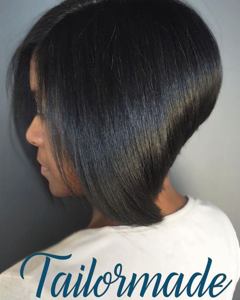 Sleek Straight Stacked Bob Black Bob Hairstyles, Angled Bob Hairstyles, Black Bob, Corte Bob, Long Bob Hairstyles, Penteado Cabelo Curto, Curly Bob Hairstyles, Scene Hair, Haircut For Thick Hair