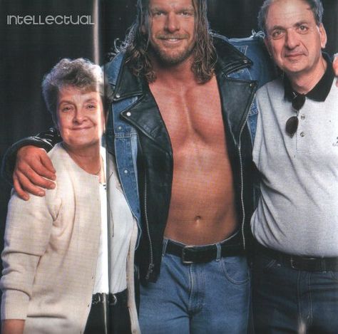 Triple H (Paul Levesque) with his parents Paul & Patricia Levesque The Kliq, Paul Levesque, Wwe Triple H, Male Wrestlers, Stephanie Mcmahon, Wwe Tna, Baby Blessing, Wrestling Wwe, Triple H