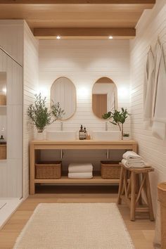 Ensuite Small Bathroom Ideas, Small Scandinavian House Interiors, Aesthetic House Interiors Bathroom, Small House Scandinavian Style, Home Design Scandinavian, Home Decor Ideas Scandinavian Style, Scandinavian Interior Inspiration, Scandinavian Modern Bathroom, Scandanavian House Design