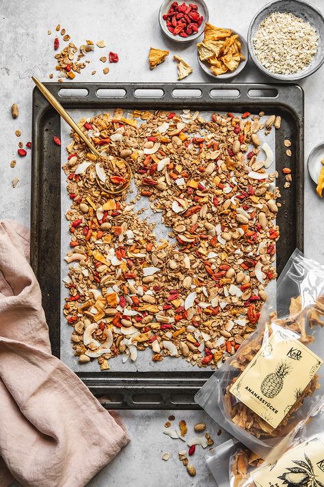 Granola Business, Peanut Granola, Granola Photography, Homemade Granola Recipes, Healthy Packaged Snacks, Sugar Free Cereal, Granola Brands, Granola Bowl, Healthy Food Photography