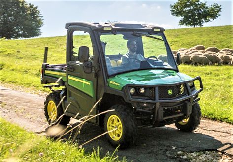 'Watch out for the gators': John Deere to expand Gator range - Agriland.ie Gator Vehicle, Digital Dashboard, Compact Tractors, New Farm, Cars 2, Dune Buggy, Utility Vehicles, Hvac System, Roof Light