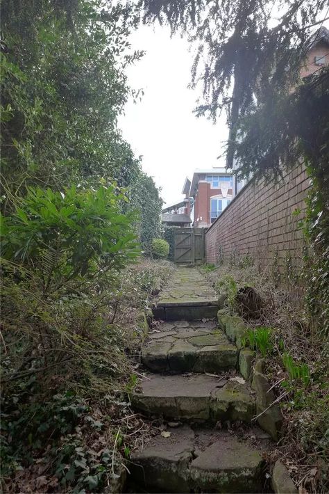 Stoney Road, Cheylesmore, Coventry, CV1 4 bed maisonette for sale - £250,000 Character Homes, Second Floor Landing, Chimney Breast, Timber Door, Ceramic Floor Tiles, Wash Hand Basin, Character Home, Double Glazed Window, Stained Glass Panels