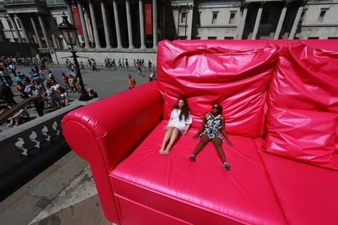 Giant, Pink, Random T-Mobile Couch in London Giant Couch, Creative Installation, Clown Costume Women, Pink Thing, Book Expo, Jokes Of The Day, Jokes Photos, Strange Events, Cd Crafts