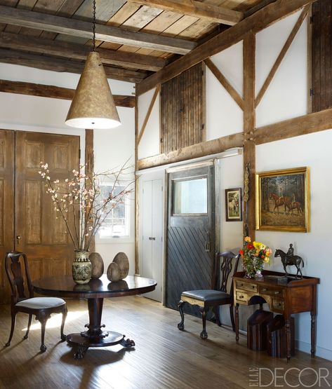 Designer James Huniford rescues a derelict barn and transform it into an elegant retreat. Rustic Chic Design, French Country Interiors, Modern Farmhouse Decor Ideas, Modern Farmhouse Interior Design, Country Style Interiors, Loft Ideas, Farmhouse Interior Design, Country House Interior, Interior Design Themes