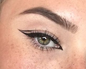 Eyeliner Style, Rhinestone Makeup, Fun Makeup, Kawaii Makeup, Eyeliner Styles, Simple Makeup Looks, Make Up Inspo, Cute Makeup Looks, Natural Glam