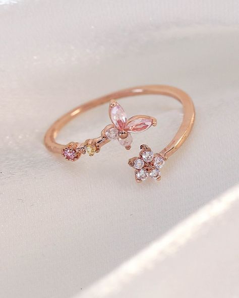 Add a dreamy touch to your look with these floral rings 🩵 #jewelry #rings #flower #cottagecore #softaesthetic #softgirl #mermaidcore Flower Cottagecore, Rings Flower, Instagram Add, Rings Jewelry, Soft Girl, Floral Rings, Jewelry Rings, Mermaid, Floral