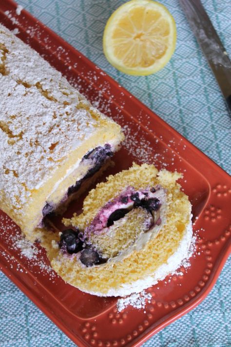 Lemon and Blueberry Roulade 2 Sour Patch Kids Cake, Cake Lemon Blueberry, Roulade Cake, Lemon And Blueberry, Cold Cake, Cake Lemon, Cake Roll Recipes, Cheap Clean Eating, Lemon Frosting