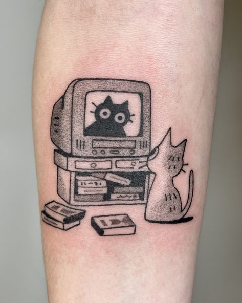 Television Tattoo Ideas, Cat Tattoos Men, Internet Tattoo, Hacker Tattoo, Tv Tattoo, Tattoos Pretty, Taboo Tattoo, 3 Tattoo, Tattoo Flash Art