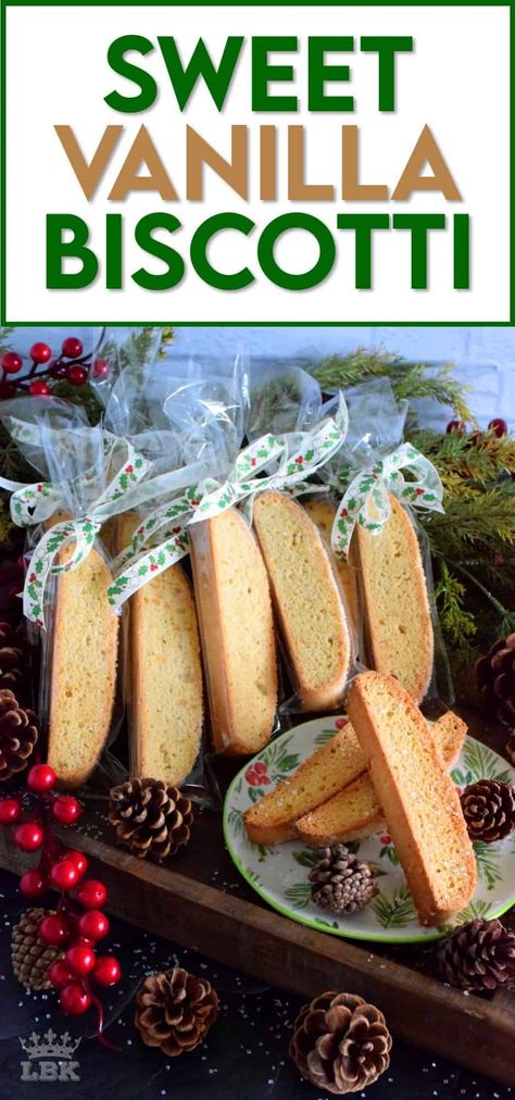 Vanilla Biscotti, Best Biscotti Recipe, Christmas Biscotti, Holiday Baking Cookies, Easy Biscotti Recipe, Pasta Fish, Pasta Italy, Almond Biscotti Recipe, Hot Latte