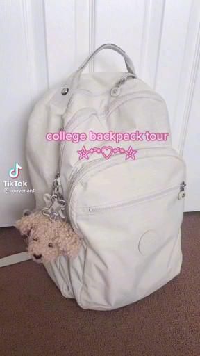 Packbacks For School, School Supplies Needs, Aesthetic Backpack Essentials, Korean Whats In My Bag, Backpack Essentials College, Cute School Bags College, Whats Inside My Bag School, Coquette Bag School, How To Decorate Your Backpack