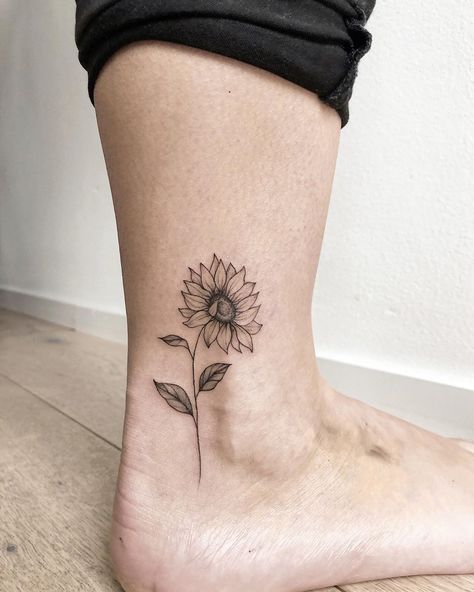 135 Sunflower Tattoo Ideas - [Best Rated Designs in 2020] - Next Luxury Sunflower On Stem Tattoo, Sunflower Tattoo With Stem, Whimsical Sunflower Tattoo, Sunflower Tattoo Ribcage, Cartoon Sunflower Tattoo, Sunflower Tattoo Placement, Mens Sunflower Tattoo, Sunflower Tattoo Ankle, Sunflower Tattoo Men