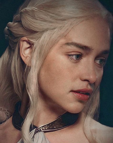 Daenerys Targaryen Face, Danarys Targaryen, Targaryen Girl, Targaryen Wallpaper, Daenerys Targaryen Wallpaper, Wallpapers Celebrities, Emilie Clarke, Quotes Aesthetics, Emilia Clarke Daenerys Targaryen