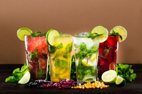 Collection of colorful tropical cocktail... | Premium Photo #Freepik #photo #wine #colorful #tropical #apple Mojito Drink, Mojito Mocktail, Iced Green Tea, Reusable Drinking Straw, Mojito Cocktail, Alcoholic Cocktails, Classic Recipes, Fruity Cocktails, Fruit Cocktails