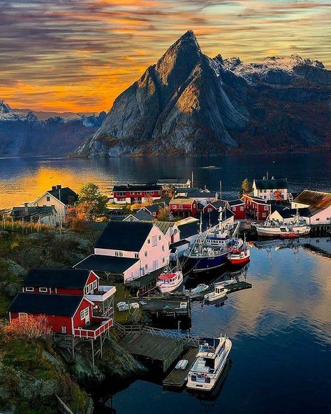 Matthieu berthou / travel sur Instagram : Paradise on earth...😍 Site : reine Lofoten Norway 🇧🇻 Lofoten Islands Norway, Scandinavia Travel, Nordland, Norway Travel, Beautiful Places In The World, Alam Yang Indah, Beautiful Places To Travel, Places Around The World, Most Beautiful Places