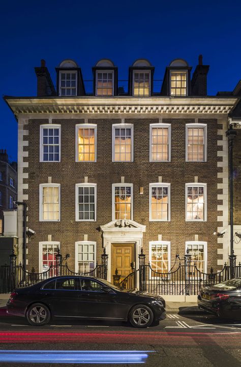 Mayfair Apartment London, Mayfair London Apartments Luxury, Townhouse England, Mayfair House London, Mayfair Townhouse, Lavish Aesthetic, Mayfair House, London Mansion, London Market