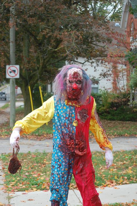 My Clown Zombie Costume #zombie #halloween #costumes #nightmares #scary Zombie Clown, Costume Zombie, Zombie Halloween Costumes, Zombie Costume, Zombie Halloween, Zombie, Halloween Costumes, Halloween