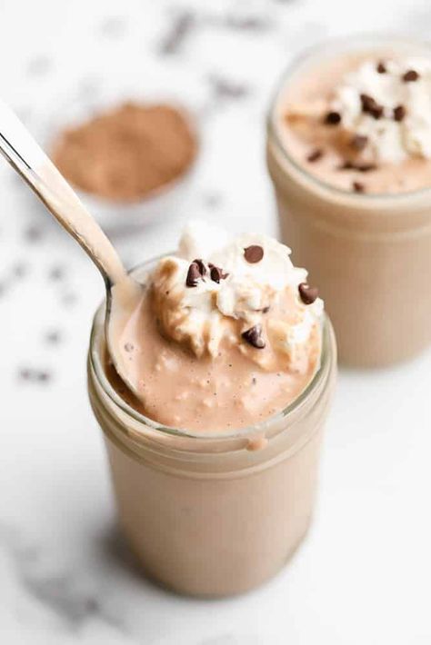 This Vegan Protein Shake tastes just like a Frosty from Wendy’s. Made with just vegan protein powder, banana, soy milk, and peanut butter, this breakfast is easy to customize and will keep you full for hours! Snickers Protein, Kale Smoothie Recipes, Nora Cooks, Vegan Drinks Recipes, Vegan Protein Shake, Chocolate Peanut Butter Smoothie, Peanut Butter Banana Smoothie, Vegan Whipped Cream, Vegan Snack Recipes