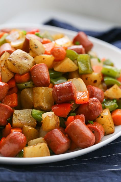 Hot Dogs And Potatoes Recipe, Healthy Hot Dog, Hot Dog Casserole, Veggie Hot Dog, Children Food, Hot Dog Recipes, Crockpot Dishes, Sheet Pan Dinners, Dog Recipes