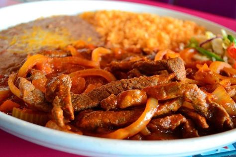 A recipe that's endemic to Sacramento, California. Chicana Recipe Steak, Steak Chicana, Steak Chicana Recipe, Chicana Recipe, Steak Ranchero, Steak Picado, Mexican Steak, Beef Chuck Steaks, Chopped Steak