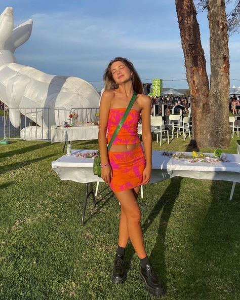 Reading Outfits Festival, Look Festival Verano, Creamfields Outfit, Gov Ball Outfits, Boomtown Festival Outfits, Lollapalooza Outfit Ideas, Miami Clubbing Outfits, Reading Festival Outfits, Music Festival Outfits Casual