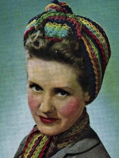 1940s Scarf, Forties Fashion, 1940s Woman, 1940s Hats, Knit Turban, Fashion 1940s, Fair Isles, Vintage Knitwear, Elsa Schiaparelli