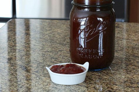 How to Make a Spirited Beer Barbecue Sauce Memphis Bbq Sauce Recipe, Beer Barbecue Sauce Recipe, Memphis Bbq Sauce, Beef Barbecue, Memphis Bbq, Hot Fudge Sauce, Barbecue Sauce Recipes, Homemade Barbecue Sauce, Bbq Sauce Recipe