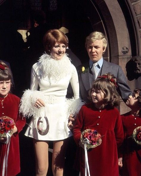 Sixties Wedding, Famous Brides, Wedding Celebrity, 60s Wedding, Cilla Black, 60s Icons, 1960s Wedding, Celebrity Bride, Dress Trims