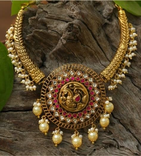 Kante Jewellery Designs, Kanti Necklace Designs, Kante Gold Necklaces, Kanti Necklace, Gold Earrings Studs Simple, Dollar Design, Jadau Necklace, Wedding Jewellery Designs, Wedding Jewelry Sets Bridal Jewellery