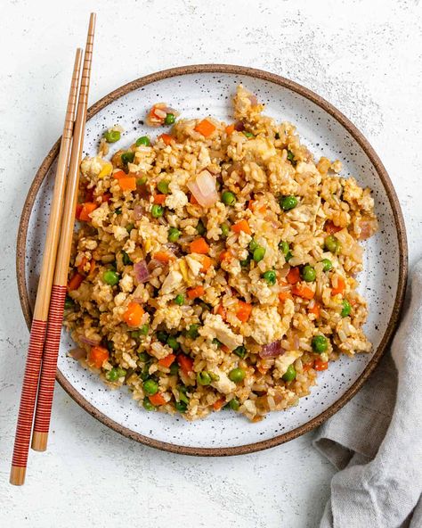 Brown Rice Dinner, Brown Rice Dishes, Brown Rice Recipes Healthy, Veggie Fried Rice, Vegan Fries, Making Fried Rice, Fried Brown Rice, Vegetable Fried Rice, Brown Rice Recipes