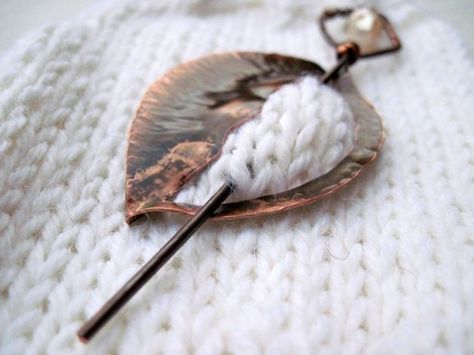 Shawl pin "Leafpin": copper Diy Shawl, Copper Work, Copper Jewellery, Diy Scarf, Shawl Pin, Scarf Pin, Spoon Jewelry, Jewelry Techniques, Shawl Pins