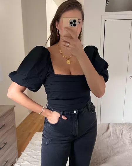 Black Square Neck Top Outfit, Black Puff Sleeve Top Outfit, Square Neck Top Outfit, New Year Fits, Puff Sleeve Top Outfit, Neck Top Outfit, Black Puff Sleeve Top, Outfits For School Fall, Hourglass Figure Outfits