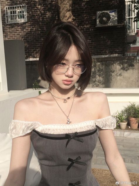 Hairstyle For Bridal, Juda Hairstyle, Ulzzang Short Hair, Girl With Glasses, Asian Short Hair, Uzzlang Girl, Hair Girl, Girl Short Hair, Girls With Glasses