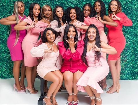 Akaversary Photoshoot, Aka Stroll, Aka Photoshoot Ideas, Aka Photoshoot, Sorority Room, Sorority Pictures, Aka Sorority Gifts, Alpha Woman, Dream Goals