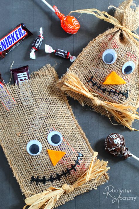 Treat Bag Ideas, Florida Crafts, Crafts For Fall, Homemade Halloween Treats, Halloween Treat Bags Diy, Turkey Handprint Craft, Halloween Treat Holders, Scarecrow Halloween, Turkey Handprint