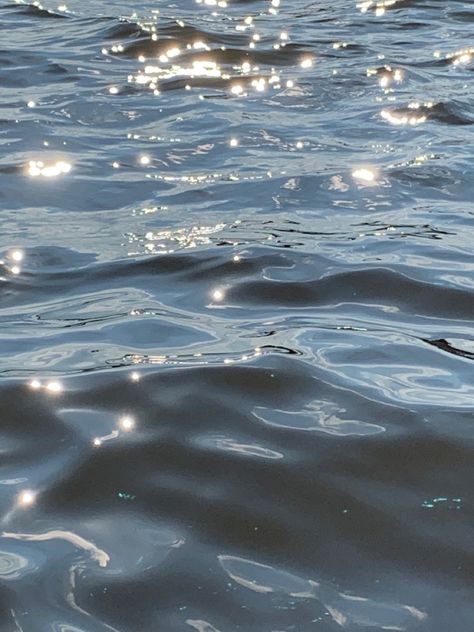 water picture sun reflections summer aesthetic Water Sunset Aesthetic, Sun And Water Aesthetic, Light Reflecting On Water, Water Princess Aesthetic, Sparkly Water Aesthetic, Water Reference Photos, Mirror Reflection Aesthetic, Reflect Aesthetic, Cold Water Aesthetic