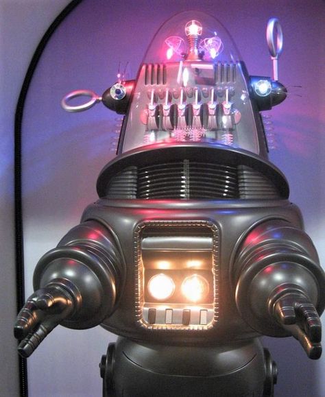 Robby the Robot from Forbidden Planet (1956) Classic Sci Fi Movies, Robby The Robot, Sf Movies, Space Tv, Vintage Robots, Forbidden Planet, Science Fiction Movies, Retro Robot, Classic Sci Fi