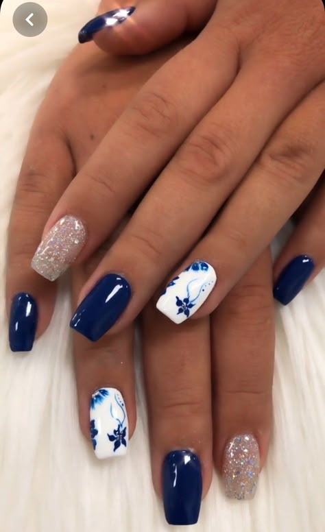 Blue Navy Nails Designs, Sparkly Navy Blue Nails, Navy Blue Nails Short, Dark Blue Gel Nails, Navy Blue Nails Designs, Navy Nails Design, Navy Blue Nail Designs, Winter Manicures, Nail Color Designs