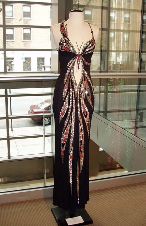 Cher 80s Outfits, Cher Gowns, 70s Cher Outfits, Bob Mackie Runway, Cher Oscars, Bob Mackie Dress, Cher Outfits 70s, Bob Mackie Fashion, Cher Dresses