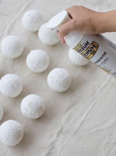 Spray Paint Styrofoam Balls White and Glitter Paint Craft Ideas, Toddler Christmas Craft, Styrofoam Ball Crafts, Spray Paint Crafts, Snowball Ornament, Glitter Spray Paint, White Christmas Ornaments, Glitter Spray, Holiday Crafts For Kids