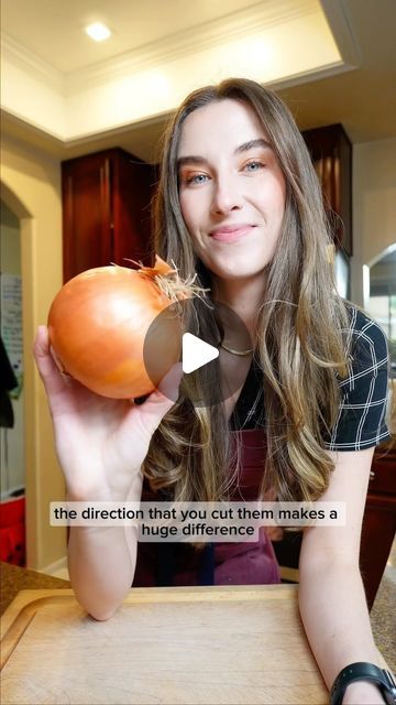 How To Slice Onions, How To Slice An Onion, How To Cut Onion, How To Chop An Onion, How To Cut An Onion, Garden Onions, Cut An Onion, Slicing Onions, Culinary Tips