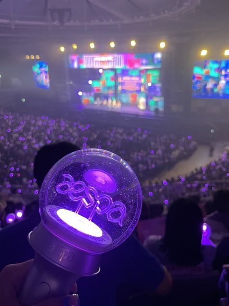 aespa sbong lightstick ocean 💜🥺 Kpop Fan Girl Aesthetic, Concert Lights, Y2k Posters, Kpop Merchandise, Fandom Kpop, Concert Aesthetic, All About Kpop, Pop Collection, Rose Icon