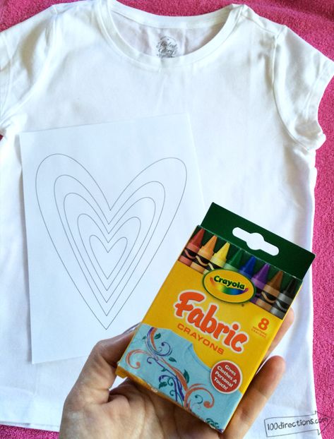 DIY Rainbow Art T-Shirt - Inspiration Made Simple Diy Tshirt Painting Ideas Graphic Tees, T Shirt Decorating Ideas For Kids, Tee Shirt Painting Ideas, T Shirt Crafts For Kids, Diy Pride Shirt, Tshirt Painting Ideas Creative, Painted Tshirts Diy Ideas, Diy T Shirt Ideas Paint, T Shirt Art Painting