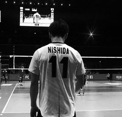 Yuji Nishida Wallpaper Aesthetic, Volleyball Yuji Nishida, Yuji Nishida Volleyball Wallpaper, Volleyball Black And White, Yuji Nishida, Japan Volleyball, Volleyball Wallpaper, Japan Volleyball Team, Volleyball Poses