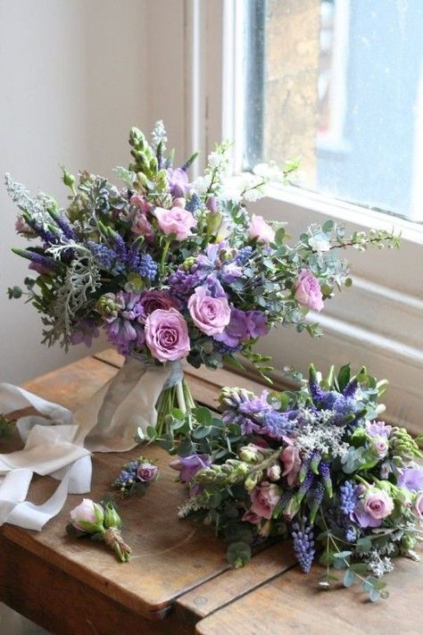 Purple Bride Bouquet, Lavender Wedding Bouquet, Jasmine Wedding, Lavender Wedding Flowers, Unique Wedding Receptions, Purple Wedding Bouquets, Provence Wedding, Bridal Bouquet Flowers, Spring Wedding Colors