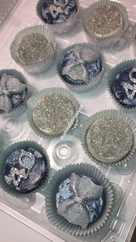 Denim Birthday Outfit Women, Denim Cupcake Ideas, Denim And Diamonds Cupcakes, Denim And Diamond Cupcakes, Blue Jean Birthday Cake, Denim And Diamonds Cake Ideas, Diamond Cake Birthday, Denim And Diamonds Birthday Party, Denim Party Ideas