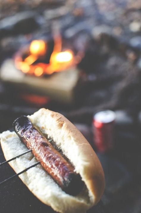 Campfire Hotdogs, Food Beef, Going Camping, Veggie Dogs, Campfire Food, Campfire Cooking, Camp Cooking, Camping Food, Camping Meals