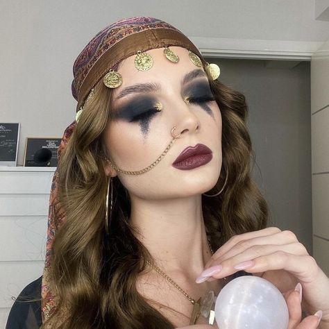 Dark Fortune Teller Makeup, Fortune Teller Costume Aesthetic, All Hallows Eve Ren Fest, Fortune Teller Outfit Ideas, Ren Faire Fortune Teller, Fortune Teller Costume Ideas, Fortune Teller Aesthetic Outfit, Oracle Costume, Aesthetic Makeup Videos