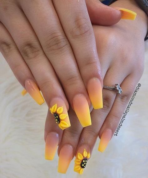 Gradient Nail Art, Sunflower Nail Art, Yellow Nail Art, Unghie Sfumate, Yellow Nails Design, French Pedicure, Sunflower Nails, Cute Acrylic Nail Designs, Pretty Nail Art Designs